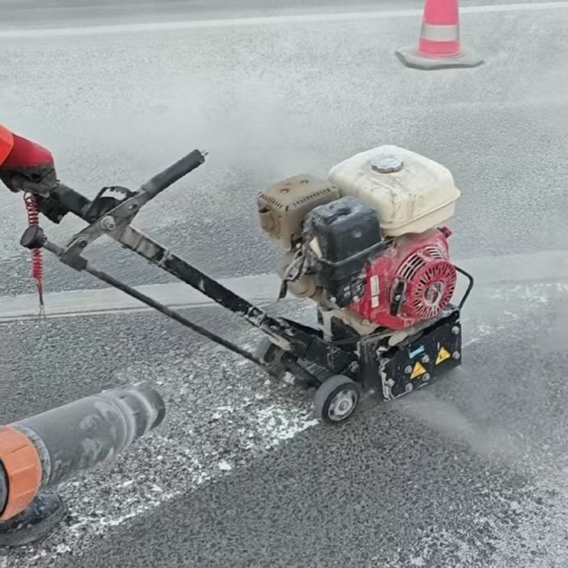 スチールブラシ式冷間塗料除去機、道路標示除去機 - Paint Brush のレビューと価格